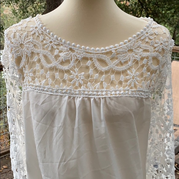⭐️SALE⭐️ 🎉HP🎉Gorgeous White Lace Blouse NWOT - Picture 2 of 8